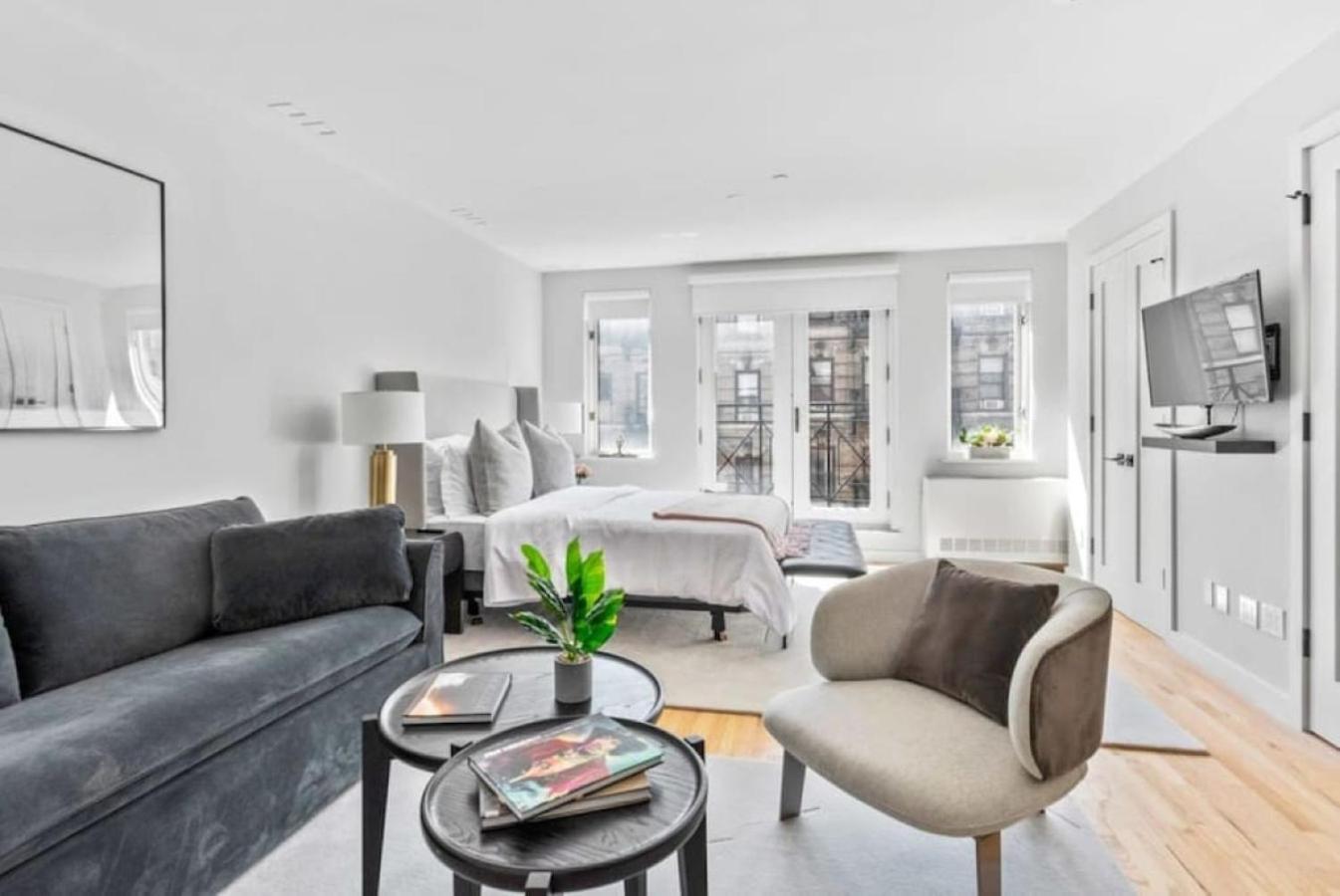 Luxe Studio With Charming Juliet Balcony Apartment New York Exterior foto