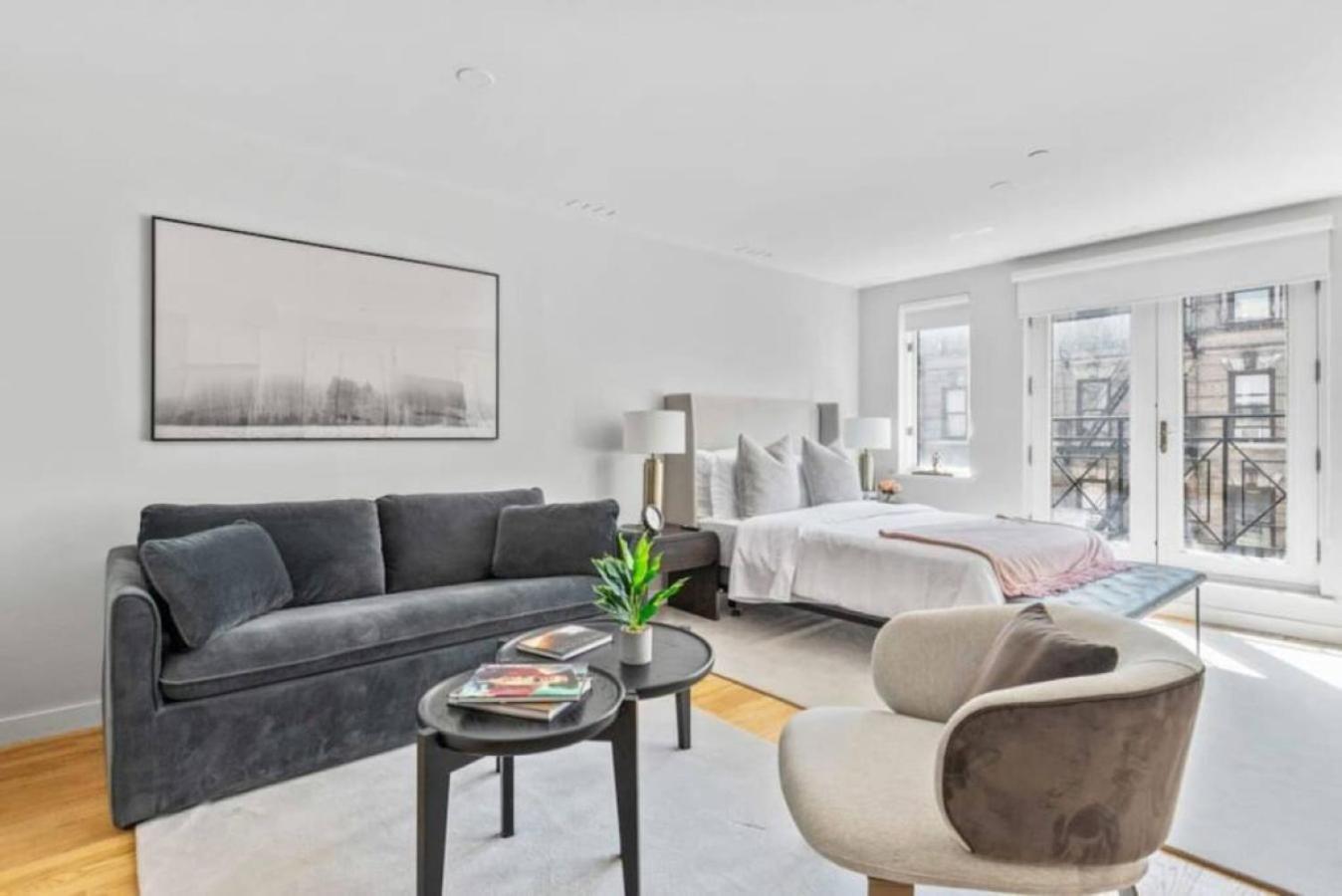 Luxe Studio With Charming Juliet Balcony Apartment New York Exterior foto