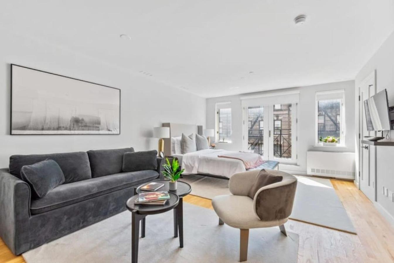 Luxe Studio With Charming Juliet Balcony Apartment New York Exterior foto