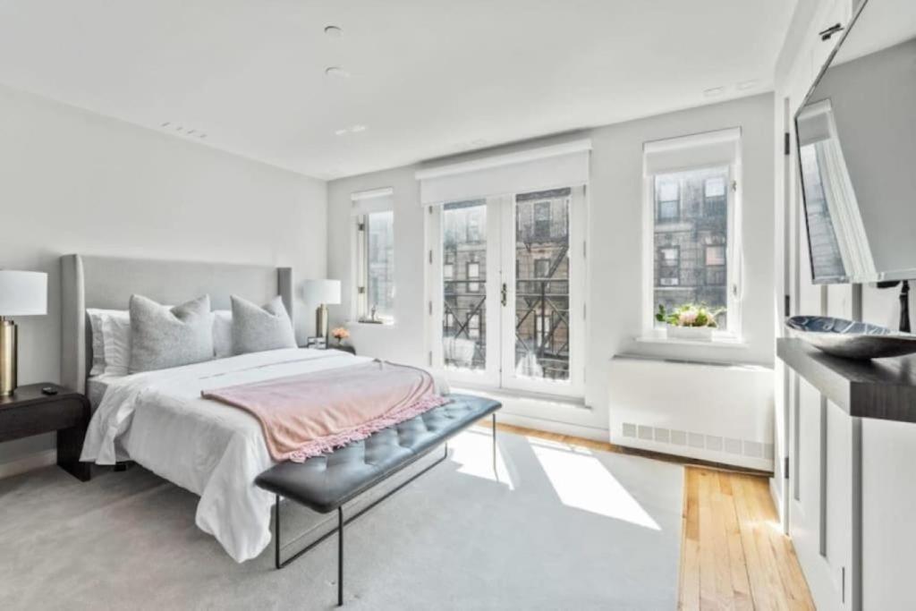 Luxe Studio With Charming Juliet Balcony Apartment New York Exterior foto