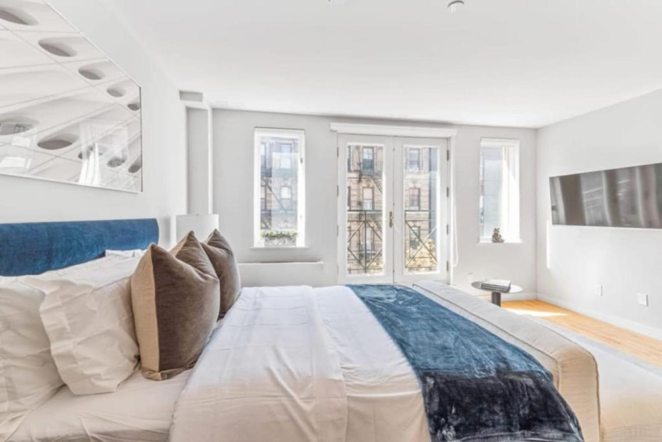 Luxe Studio With Charming Juliet Balcony Apartment New York Exterior foto